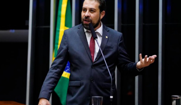 Boulos tambem quer regulamentar motoristas de aplicativo