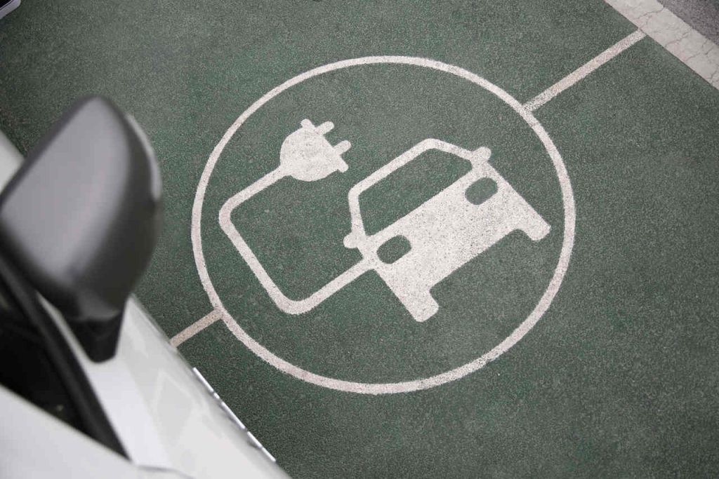 vaga para carregar carro elétrico