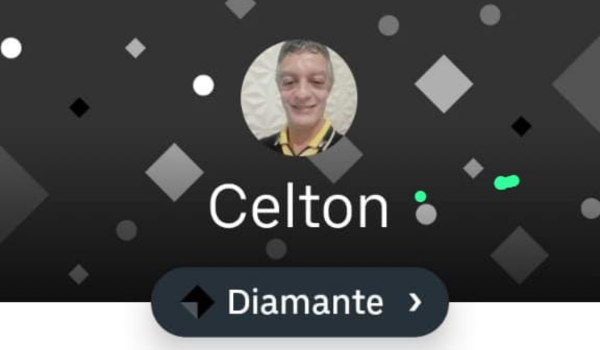 Perfil de usuário com nome "Celton" e status "Diamante". A foto mostra um homem sorridente em fundo claro, sobre um design com losangos e círculos em tons neutros.
