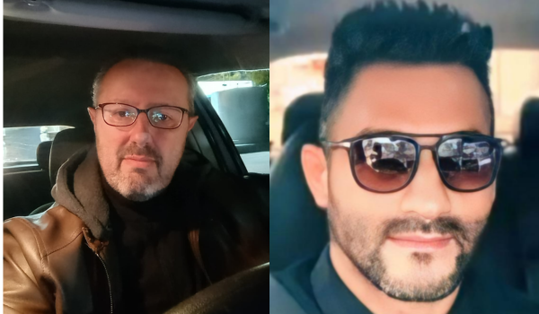 Dois homens sentados dentro de seus carros, cada um em uma metade da imagem. O homem à esquerda usa óculos de grau, tem barba grisalha e veste uma jaqueta marrom. O homem à direita usa óculos escuros, tem cabelo escuro estilizado e barba bem feita. Ambos estão olhando para a câmera com expressões neutras.